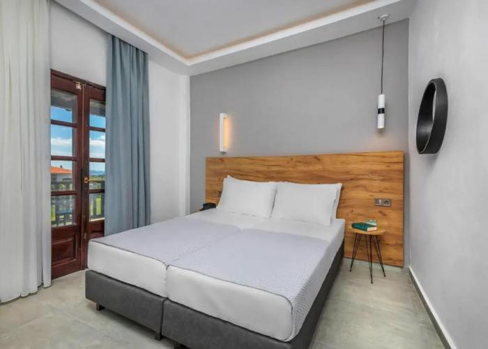 Eleon Suites & Apartments
