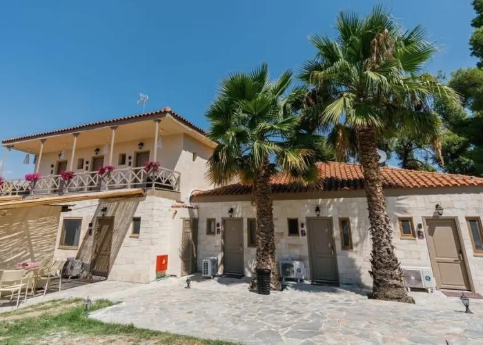 Pefkon Suites