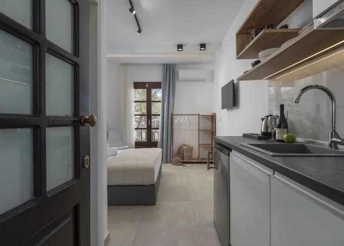 Eleon Suites & Apartments