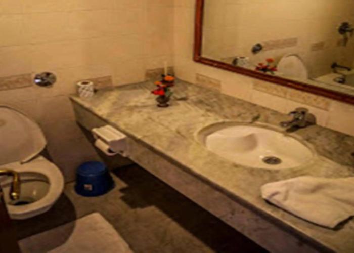 Hotel Lumbini Garden New Crystal