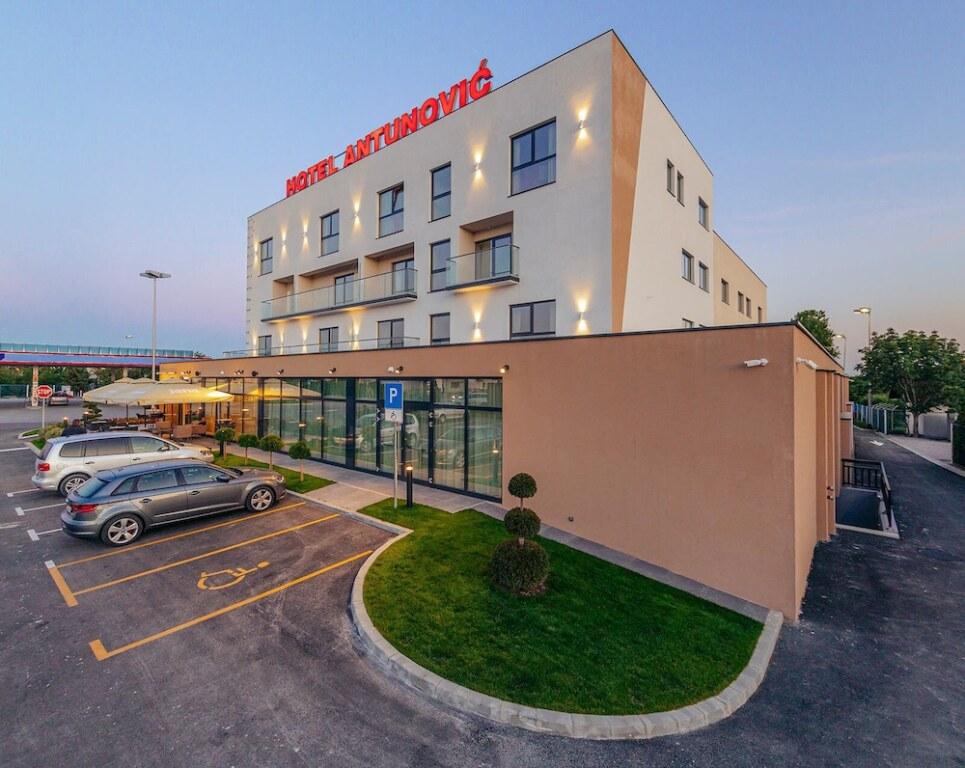 Antunovic Hotel East