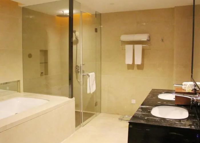 Ruixiang New Century Hotel