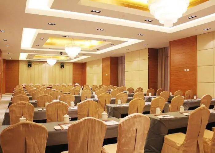 Ruixiang New Century Hotel