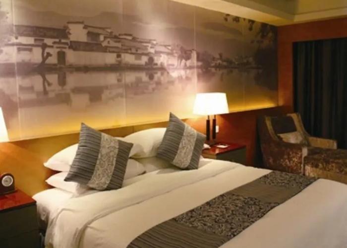 Ruixiang New Century Hotel