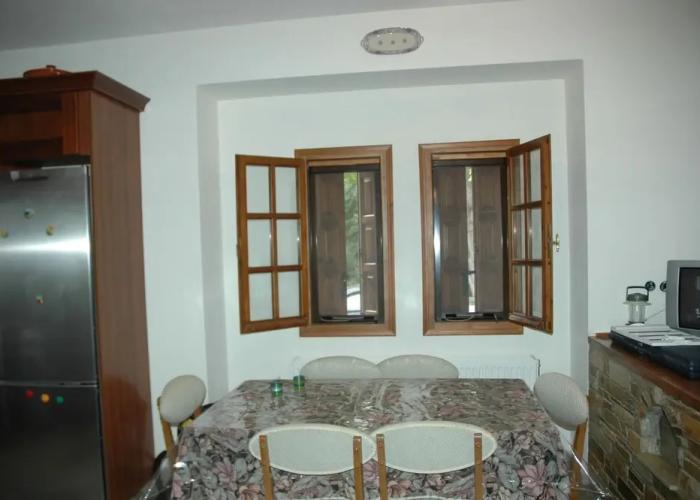 Split-level house in East Pelion