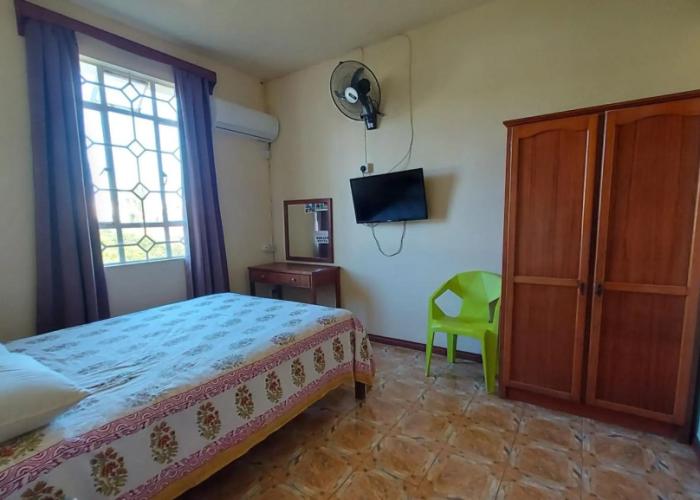 Allamanda Studios and Apartments