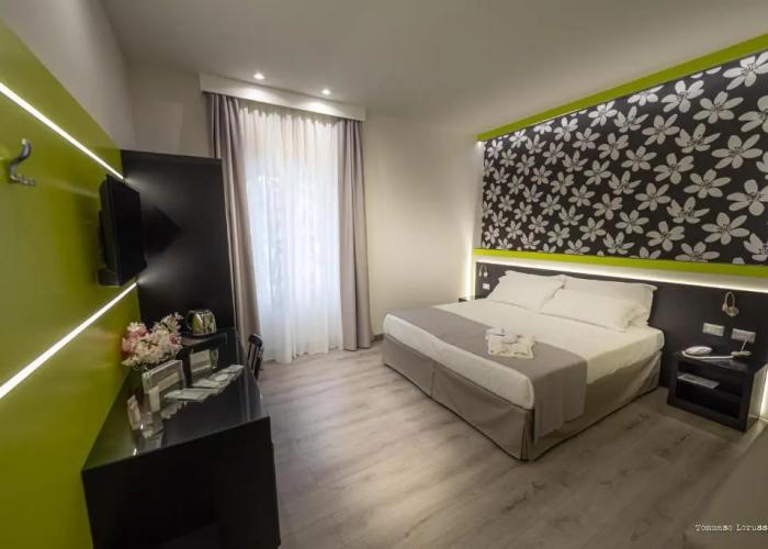Holygold Suite