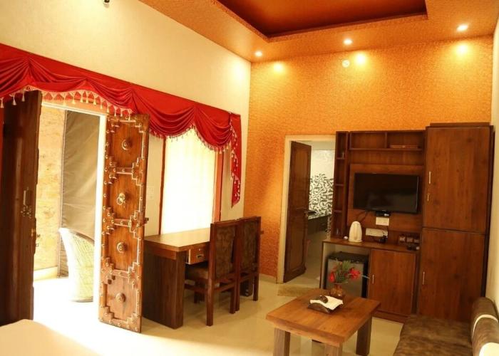 Van Chhavi Resort