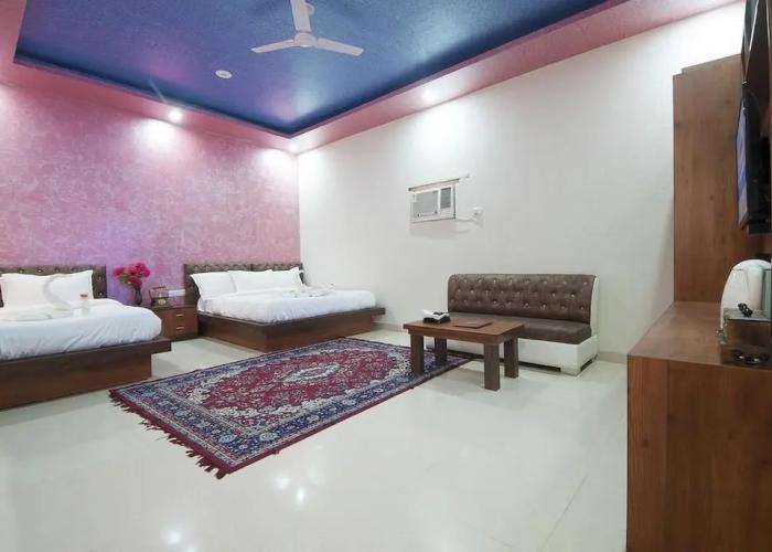 Van Chhavi Resort