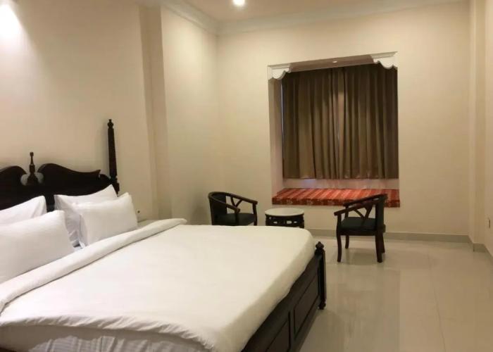 Hotel Raj Bagh Palace