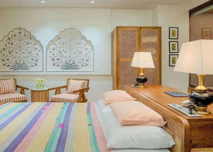 Artisav House