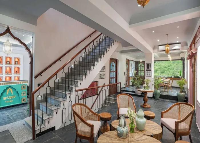 Artisav House