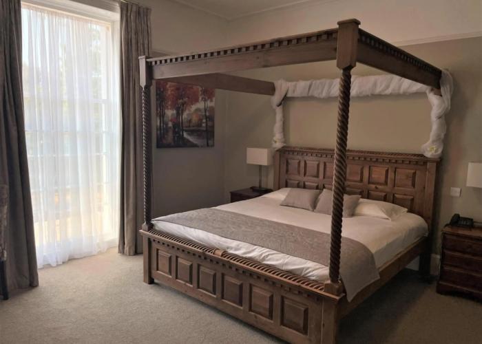 Alton House Hotel