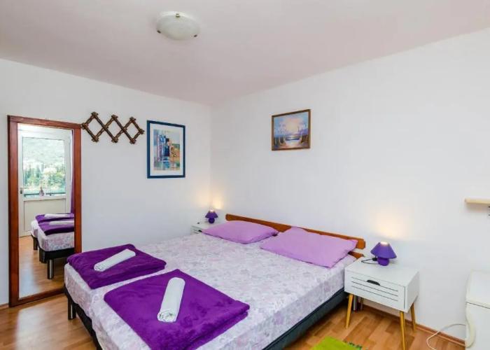 Apartments & Rooms Mihajica
