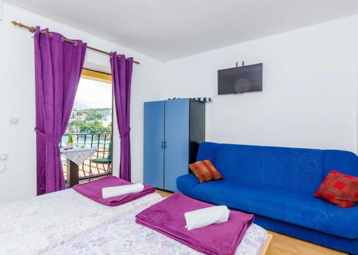 Apartments & Rooms Mihajica