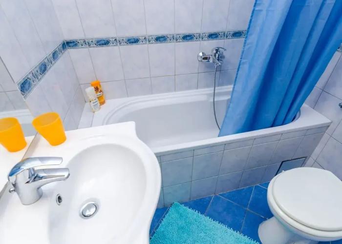 Ana Apartment - One Bedroom Apartment With Balcony