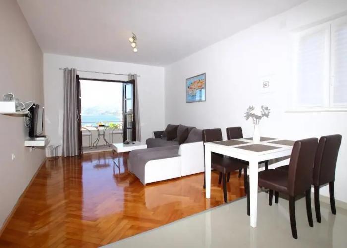 Apartments Dubreta