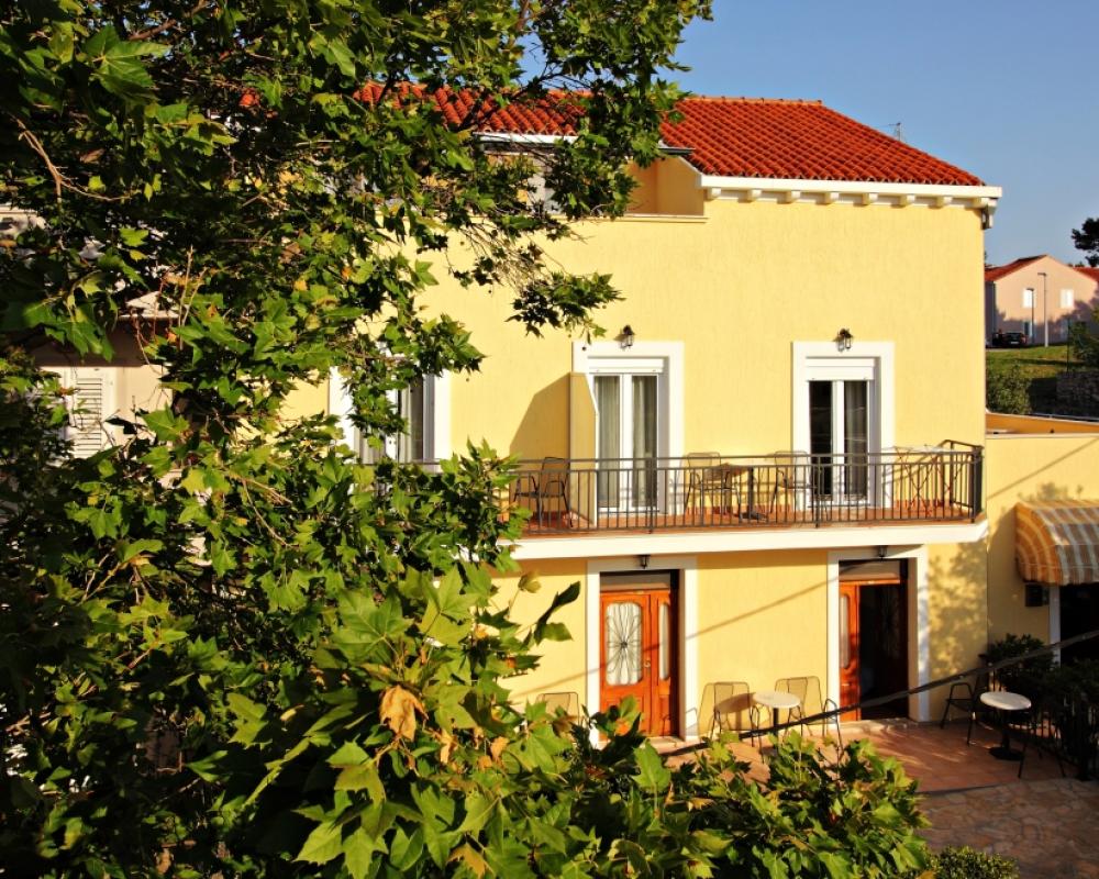 Bacan Serviced Apartments