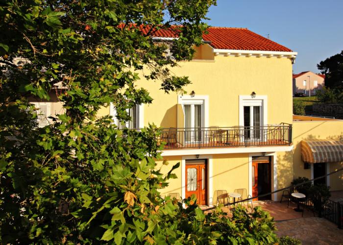 Bacan Serviced Apartments