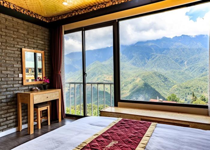 Phuong Nam Mountain View Hotel