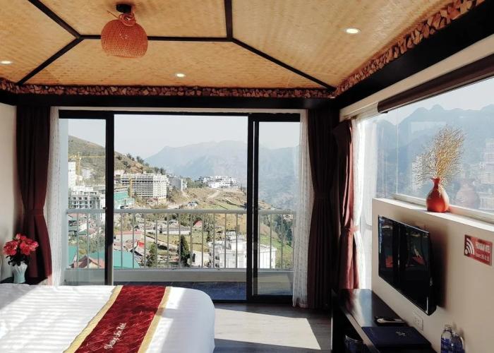 Phuong Nam Mountain View Hotel