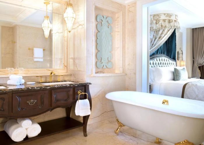 The Castle Hotel, a Luxury Collection Hotel, Dalian