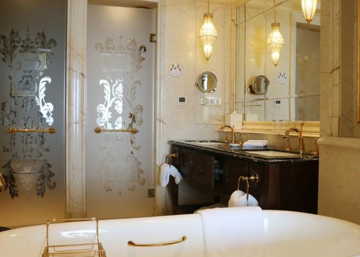 The Castle Hotel, a Luxury Collection Hotel, Dalian