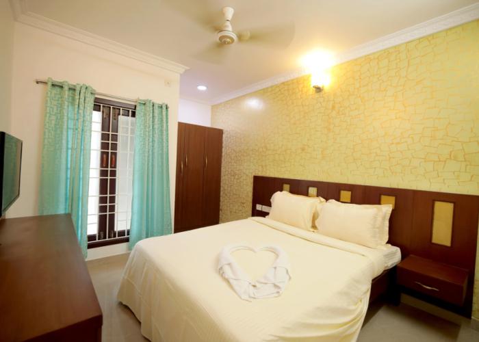 Lee Crysstal Hotel
