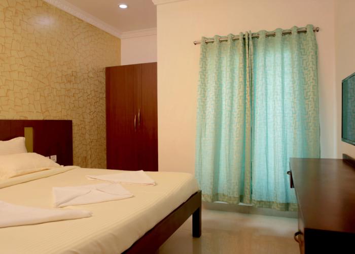 Lee Crysstal Hotel