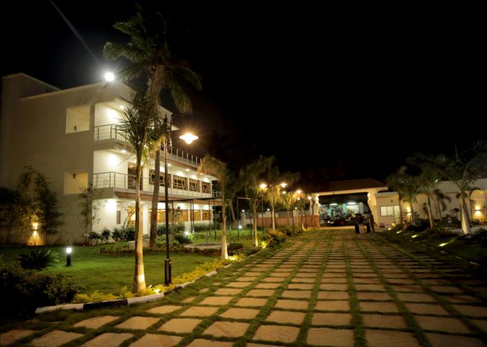 Lee Crysstal Hotel