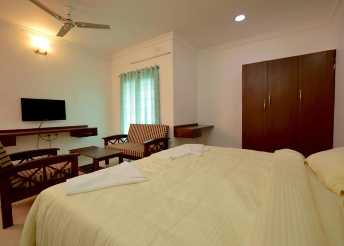 Lee Crysstal Hotel