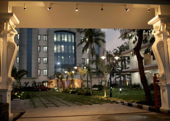 Lee Crysstal Hotel