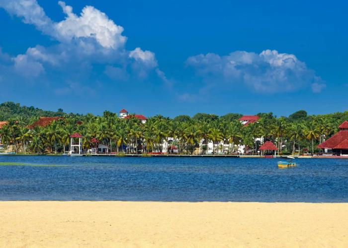 Estuary Sarovar Premiere , Poovar Island