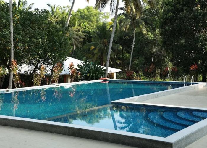 Phoenix Island Resort