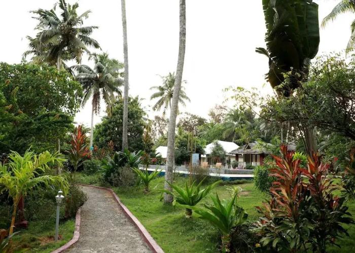 Phoenix Island Resort