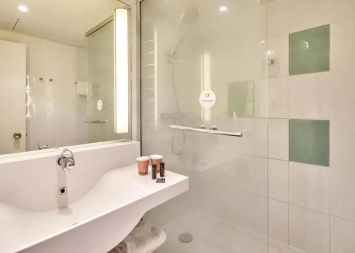 B&B HOTEL Cergy Port