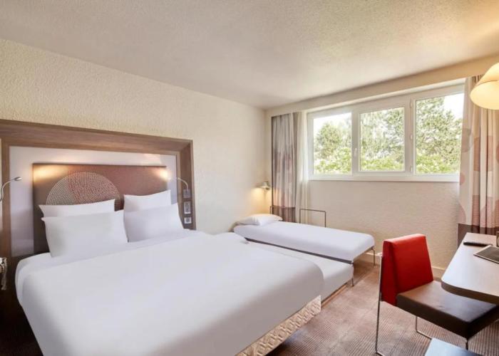 B&B HOTEL Cergy Port