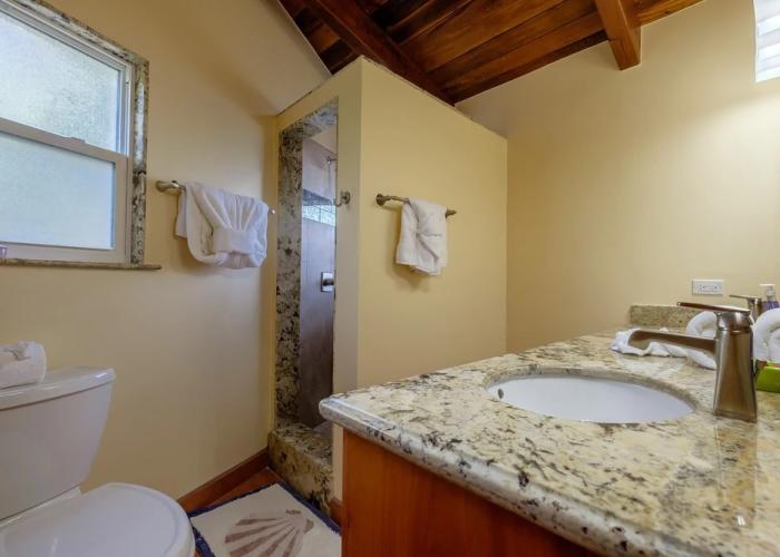 Casa De Bonita 4 Bedroom Home by RedAwning
