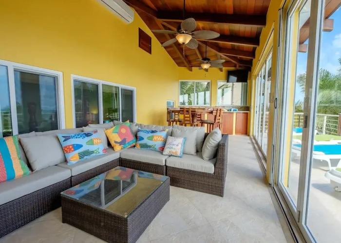 Casa De Bonita 4 Bedroom Home by RedAwning