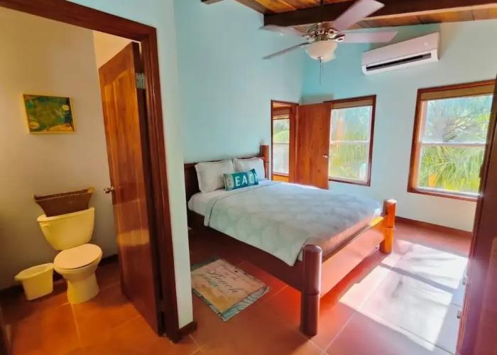 Casa De Bonita 4 Bedroom Home by RedAwning