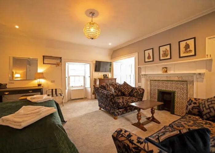 Conon Hotel