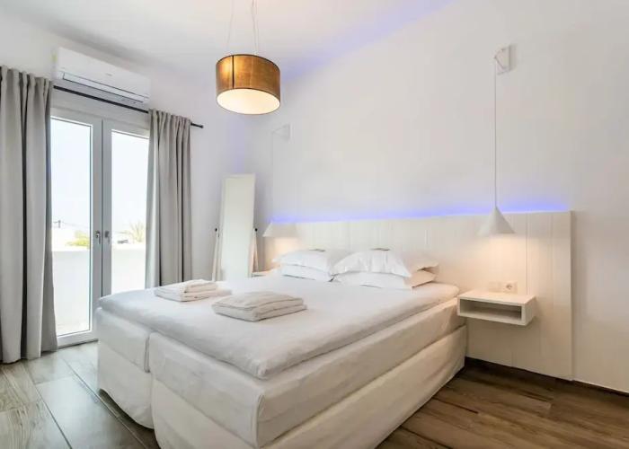 White Rock Milos Suites