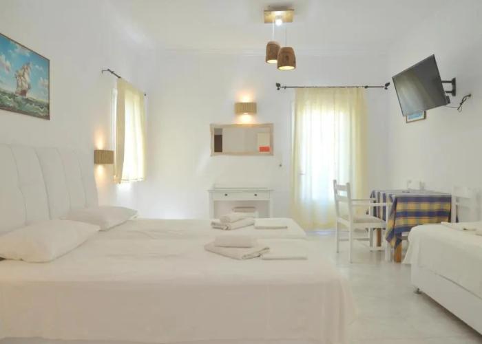 Giannis Hotel Apartments