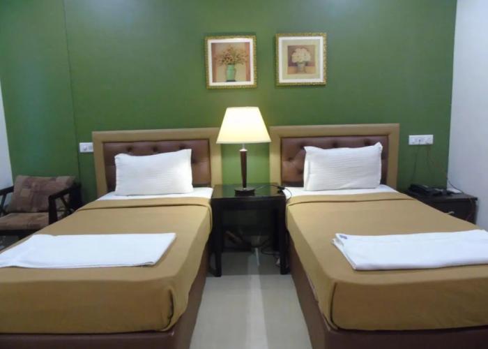 Seasons Hotels & Resorts