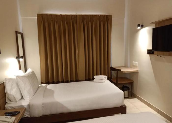 Hotel Sharayu One