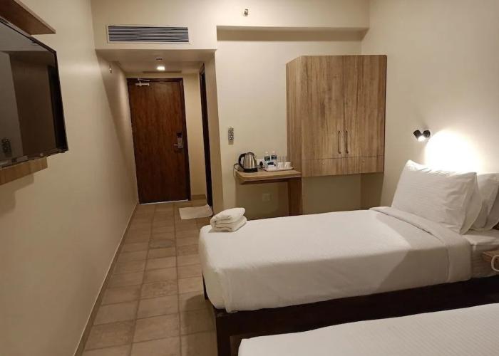 Hotel Sharayu One