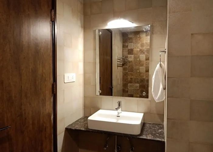 Hotel Sharayu One