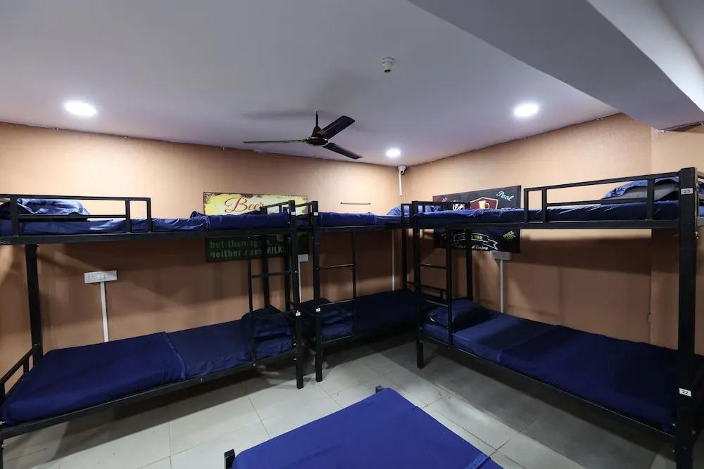 фото Wee care hostel and dormitory