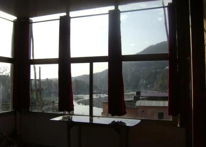 BlueStays Hostel