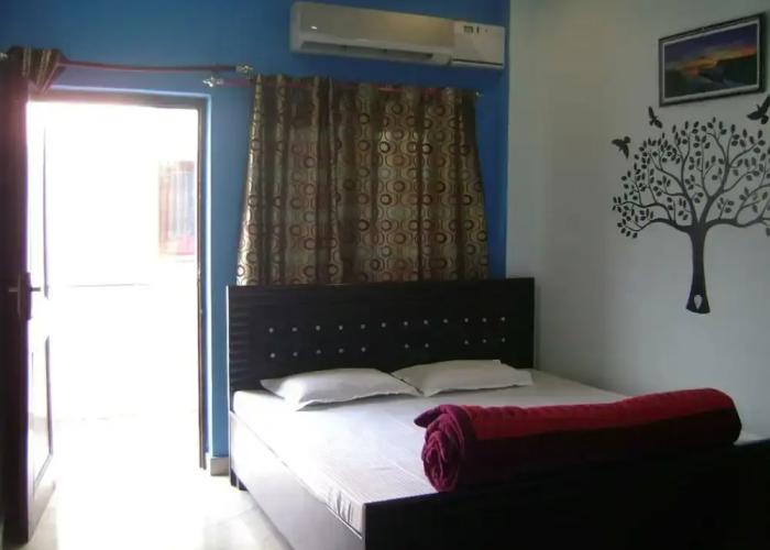 BlueStays Hostel